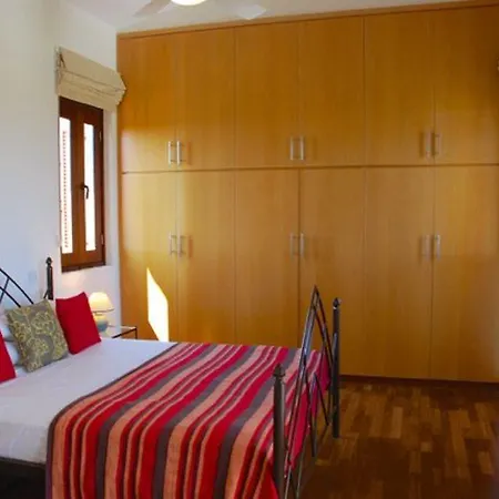 “relax At Your Private While The Kids Play In The Pool″ - Galata Kouklia