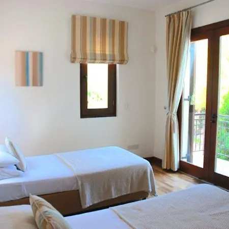 “relax At Your Private While The Kids Play In The Pool″ - Galata Villa Kouklia