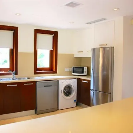 “relax At Your Private While The Kids Play In The Pool″ - Galata