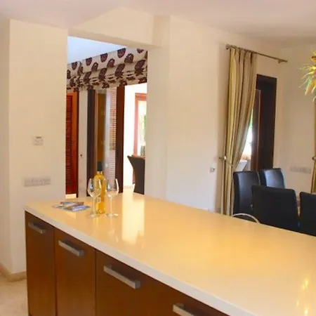 “relax At Your Private While The Kids Play In The Pool″ - Galata Kouklia