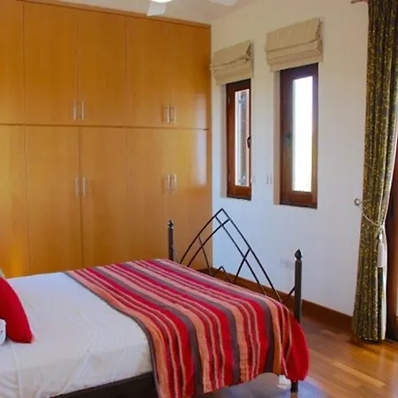 “relax At Your Private While The Kids Play In The Pool″ - Galata * Kouklia