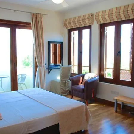 “relax At Your Private While The Kids Play In The Pool″ - Galata Villa
